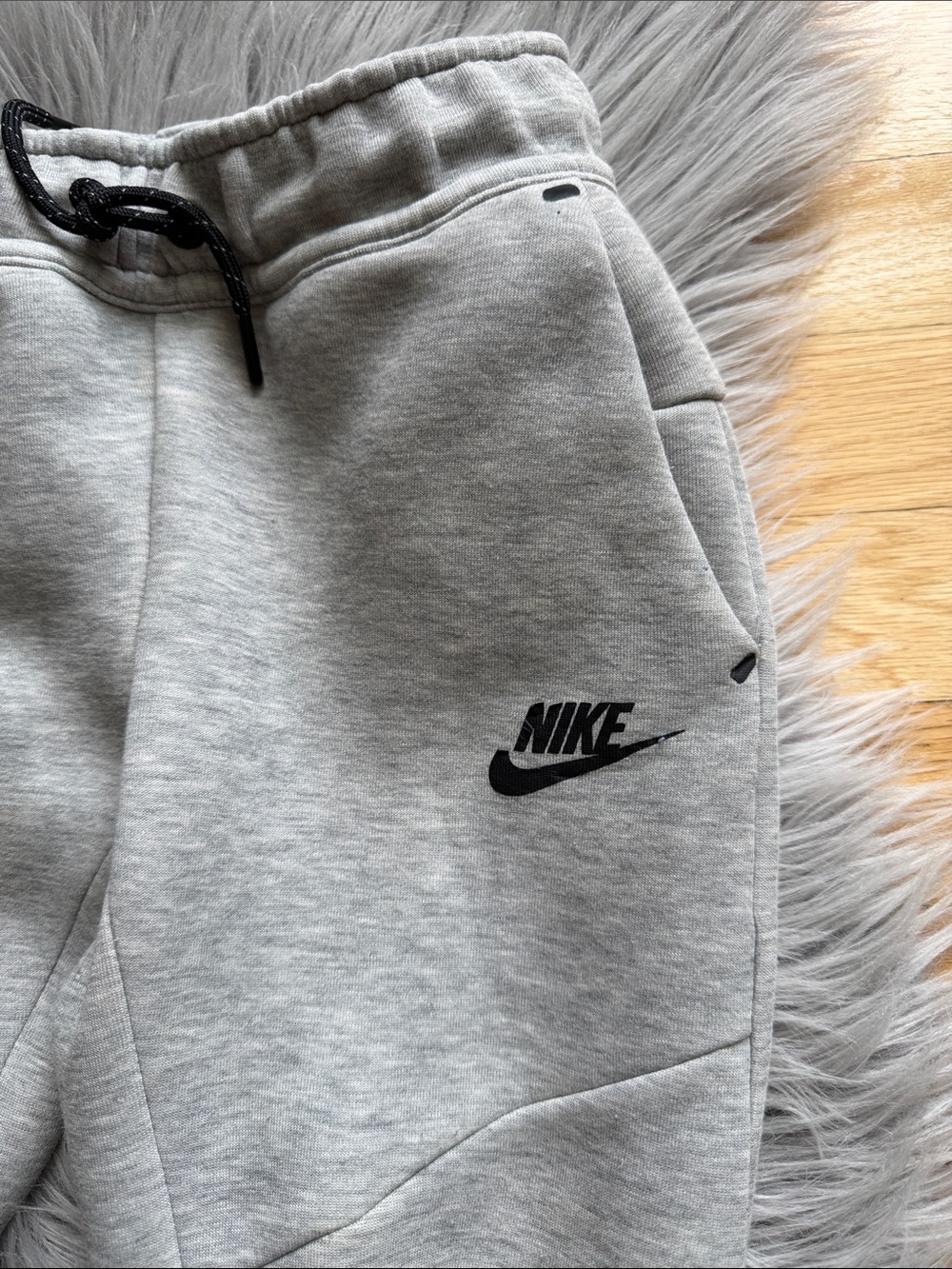 Nike Tech - Picture 7 of 8